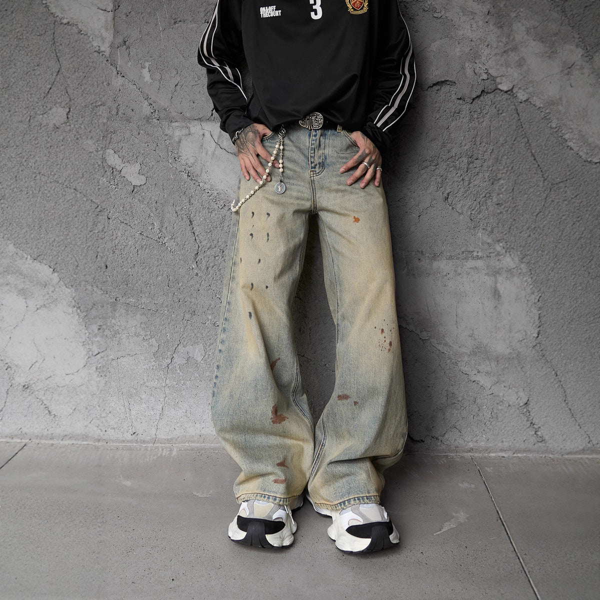Streetwear Design Spray Painted Knife Pants for Men - Loose Fit Distressed Denim Jeans