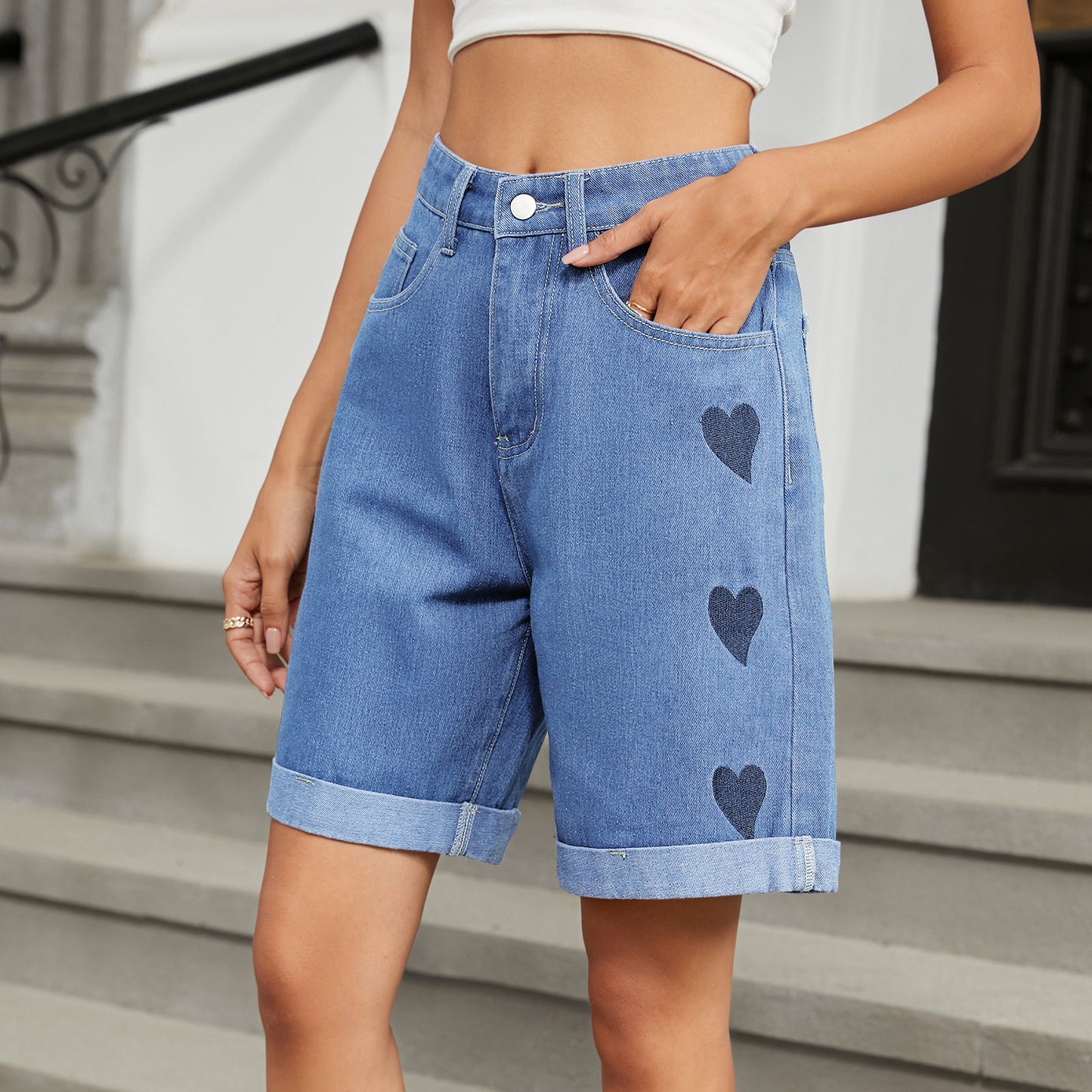 European and American Women's Perforated Rolled Edge Denim Shorts