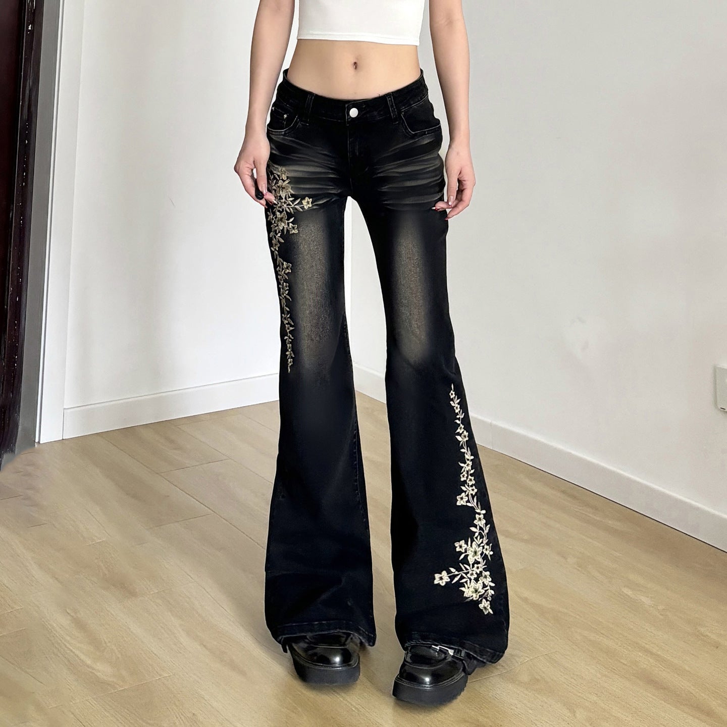 Vintage Rose Embroidered Micro Pull Up Pants