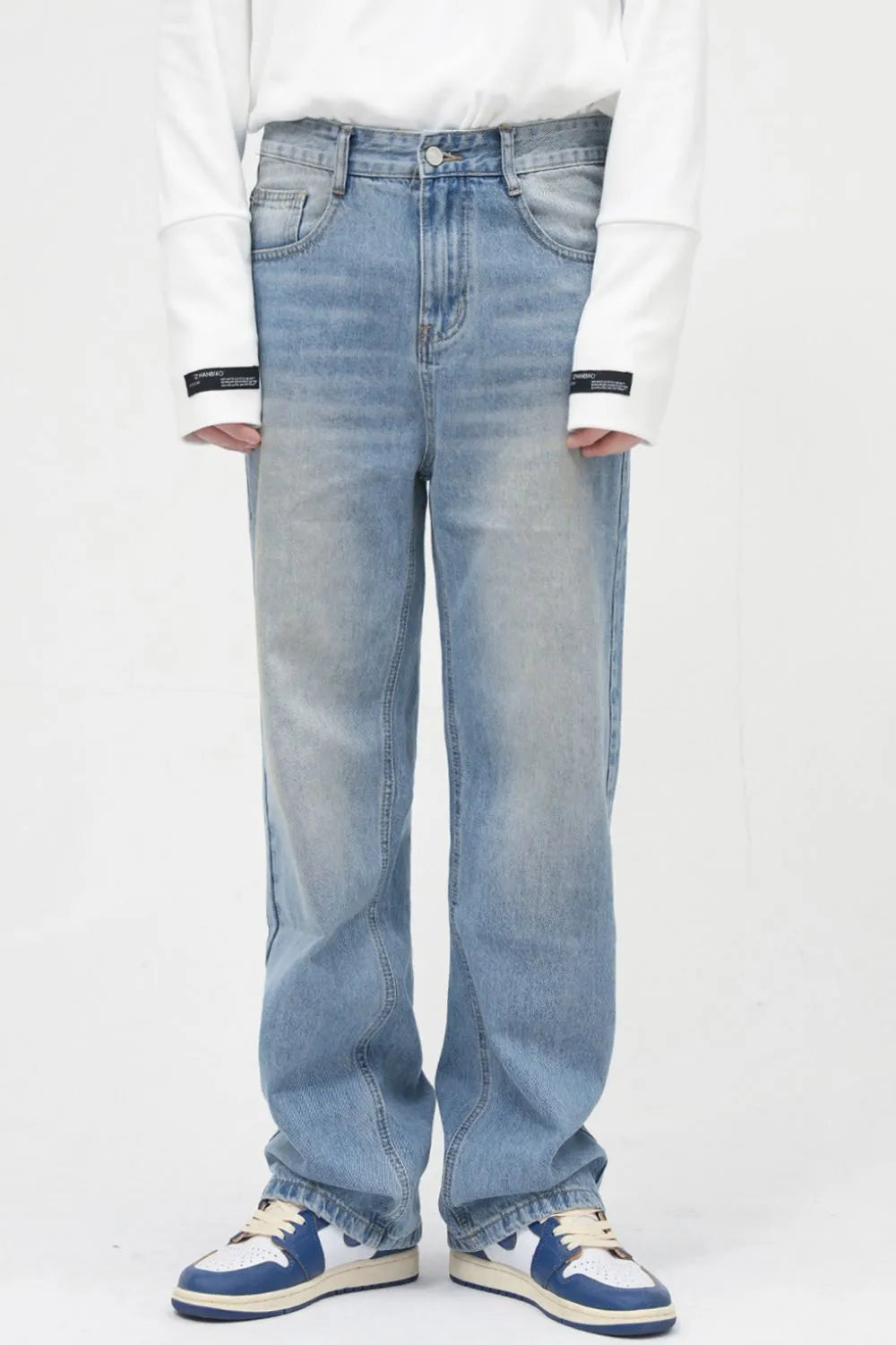 Washed Mid Rise Jeans with Pockets