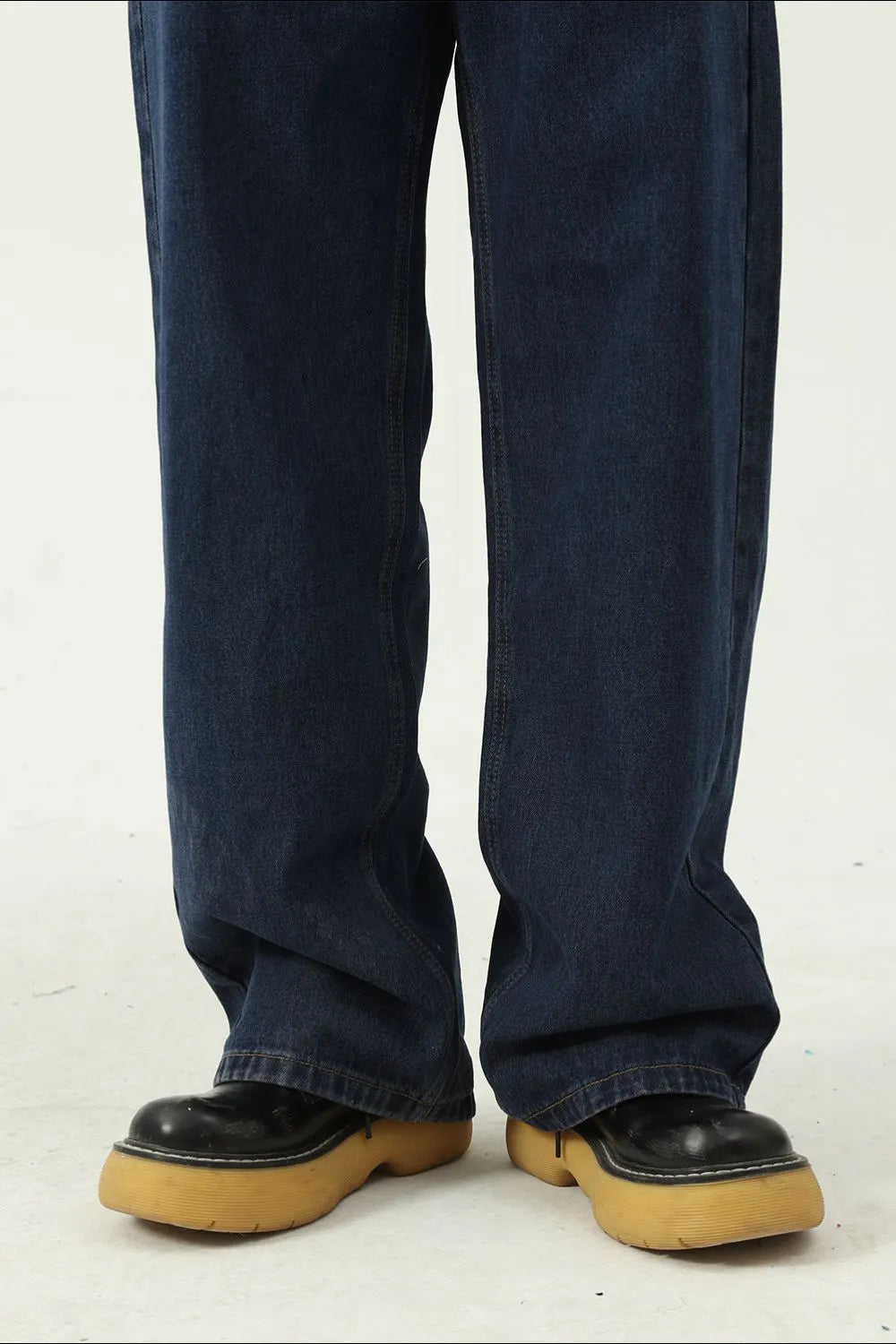 Premium Mid Rise Jeans with Pockets