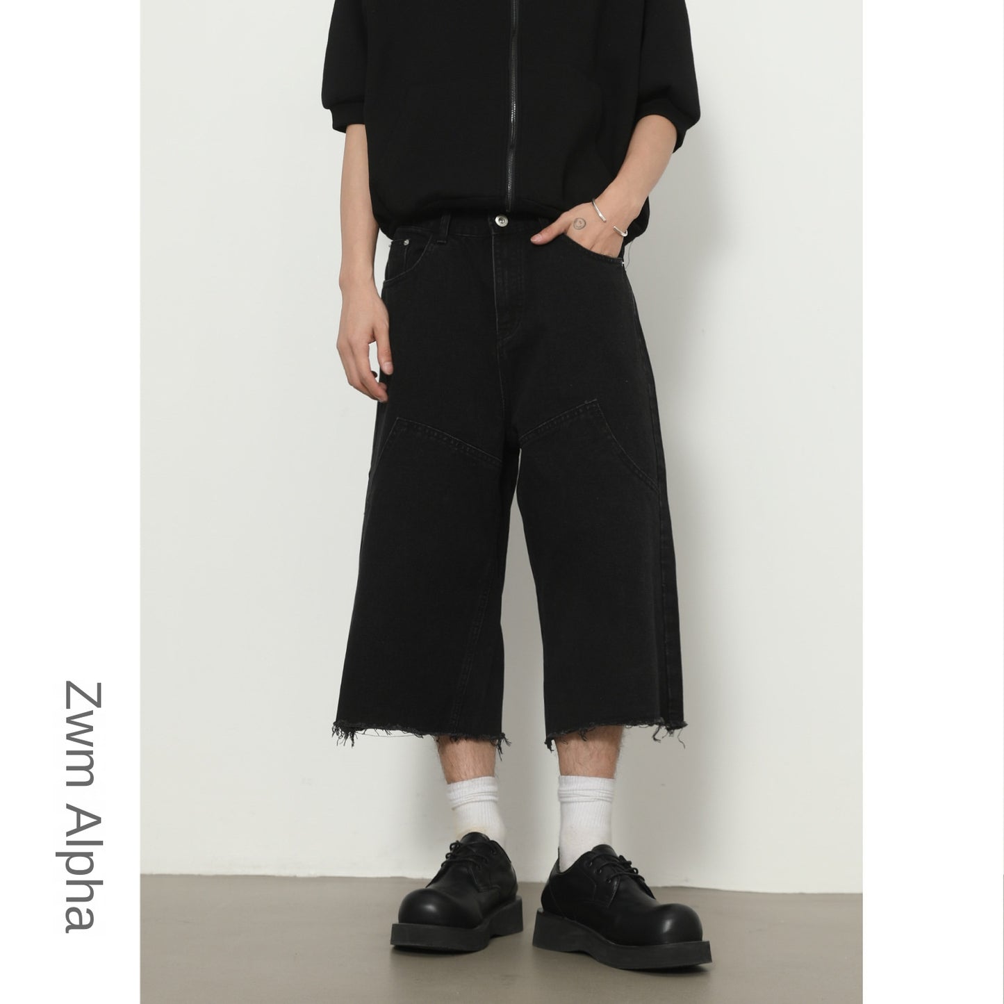 Loose Wide-Leg Seven-Quarter Jeans for Men - Retro Straight Leg Denim Shorts