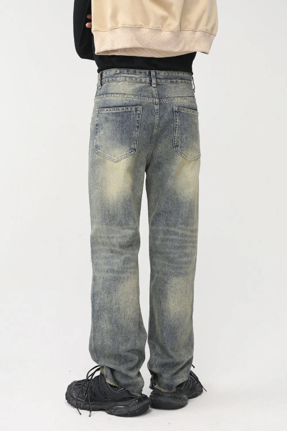 Distressed Mid Rise Jeans with Pockets