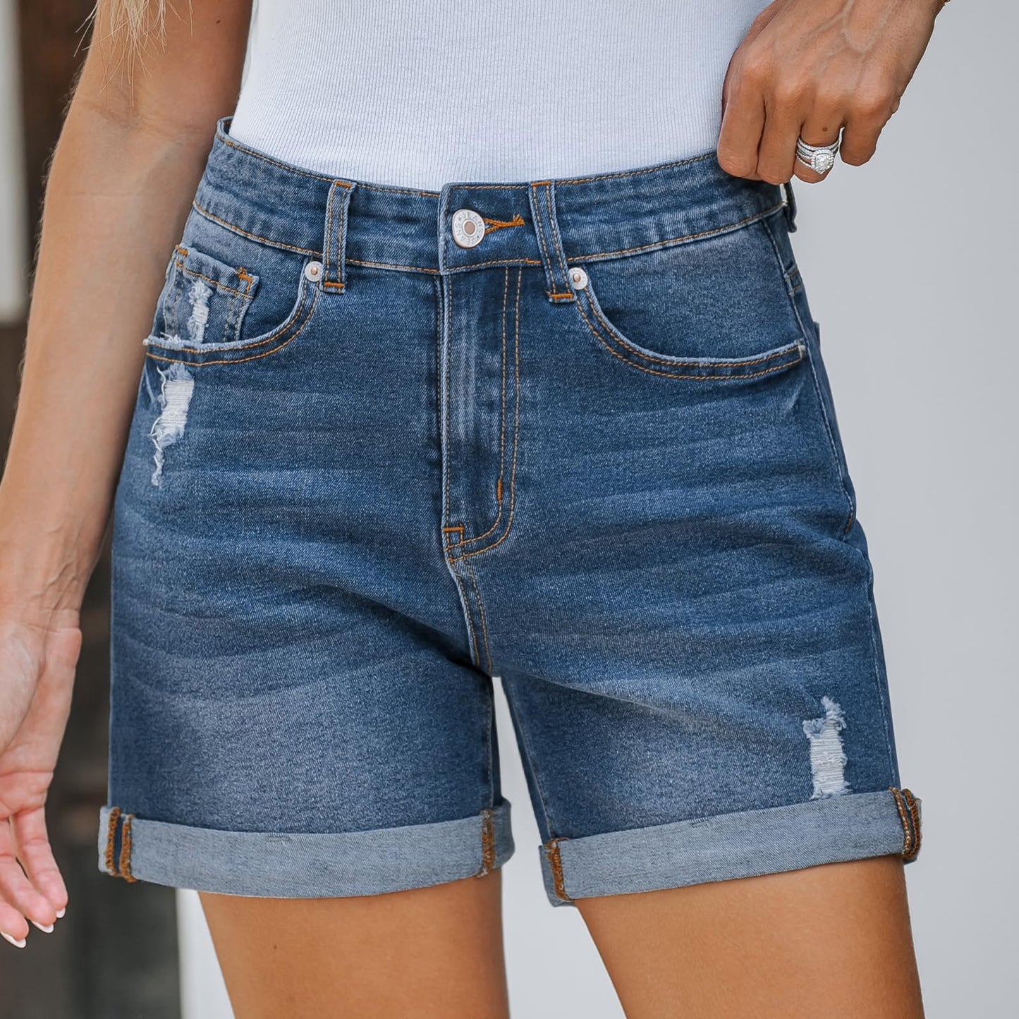 Elastic Straight Tube Worn-Out Rolled Edge Denim Shorts