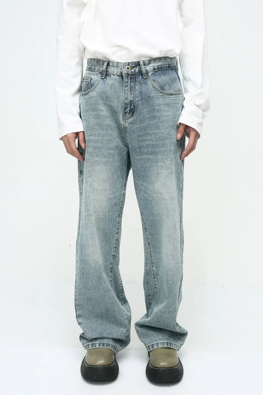 Premium Mid Rise Jeans with Pockets