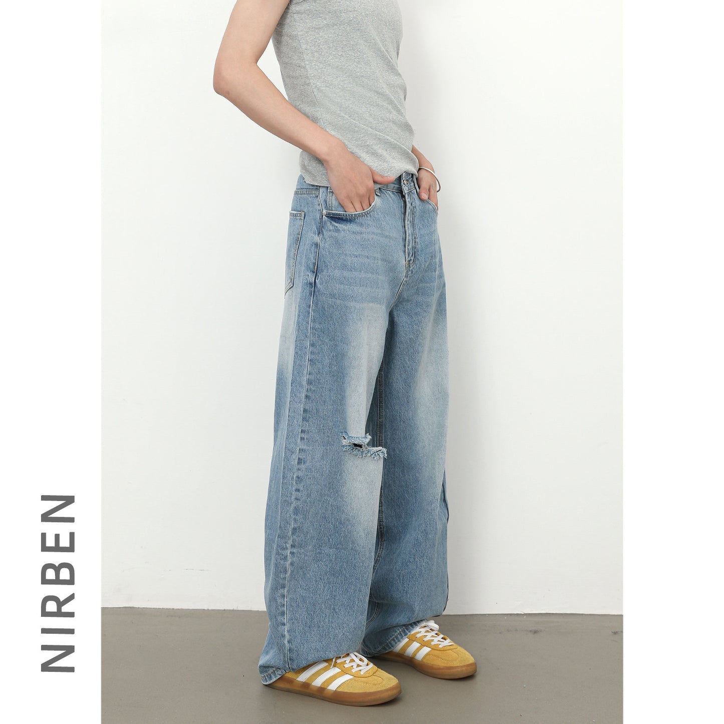 Retro Tapered Hole Denim Pants for Men | Washed Design Loose Wide-Leg Jeans