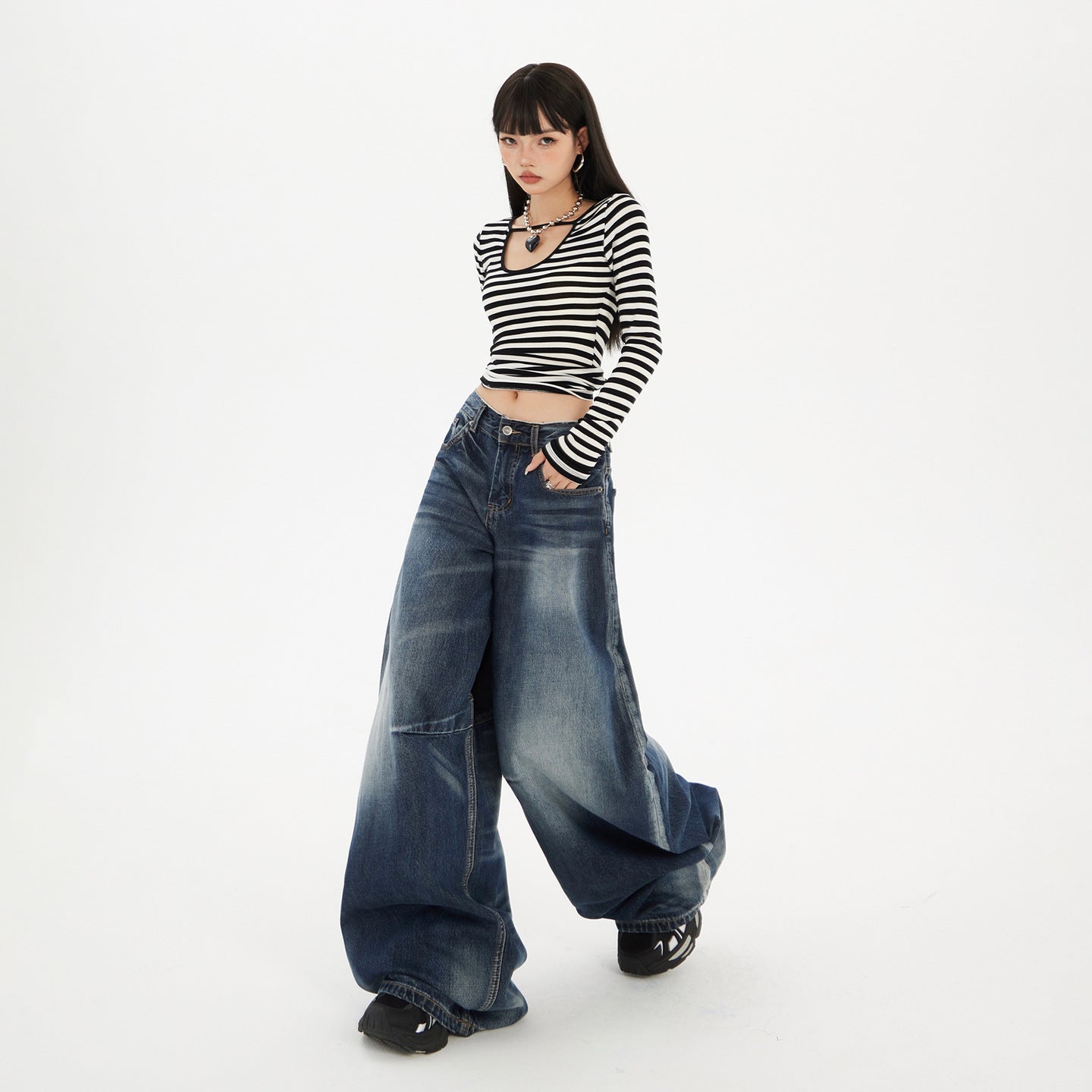 Women's Wide-Leg Jeans - Washed Blue Pear-Shaped Slant Pants